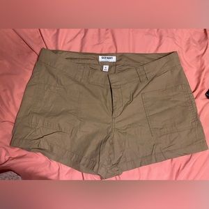 Old Navy Plus Size 16 khaki shorts
